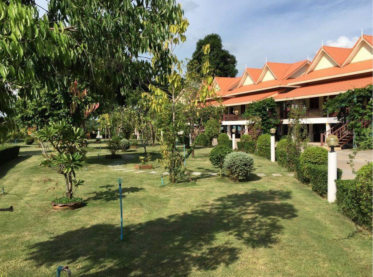 Maeping Mango Riverside Resort Kamphaeng Phet Esterno foto