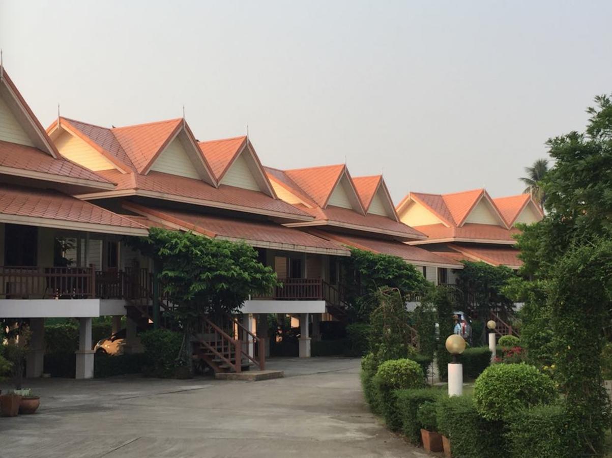 Maeping Mango Riverside Resort Kamphaeng Phet Esterno foto