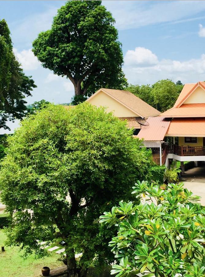 Maeping Mango Riverside Resort Kamphaeng Phet Esterno foto