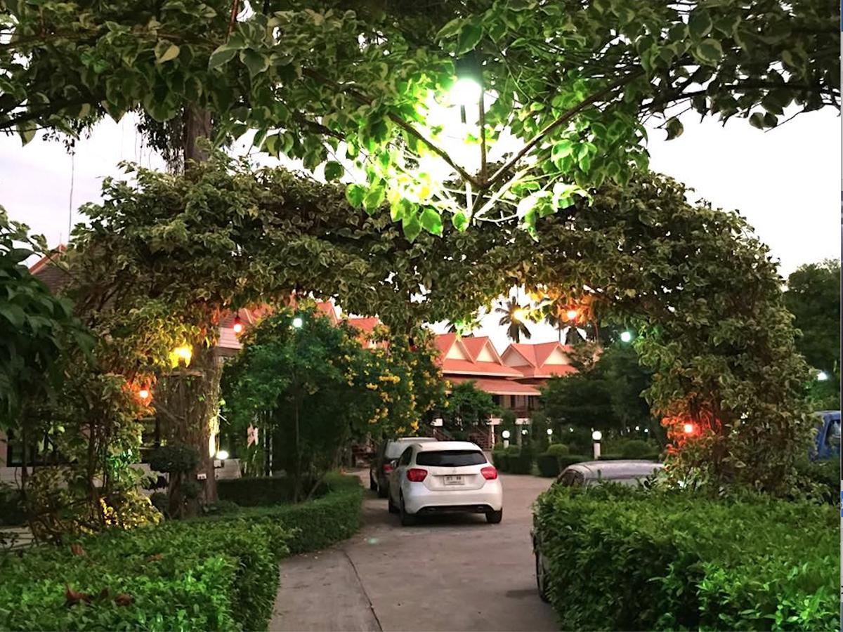 Maeping Mango Riverside Resort Kamphaeng Phet Esterno foto