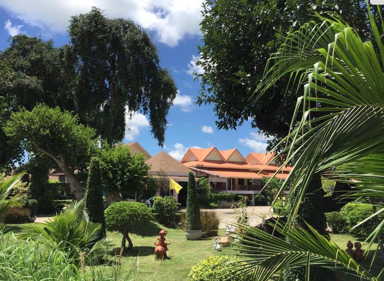 Maeping Mango Riverside Resort Kamphaeng Phet Esterno foto